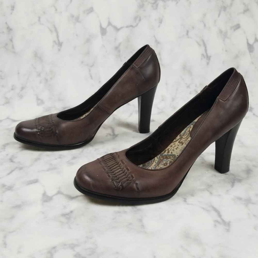 Mix It Brown faux leather 3.5" heels size 8.5